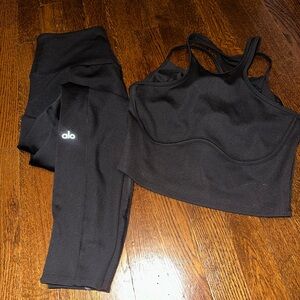 Alo Yoga cropped set